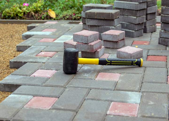 Installation de dalles à Saint-Ouen-L’Aumône